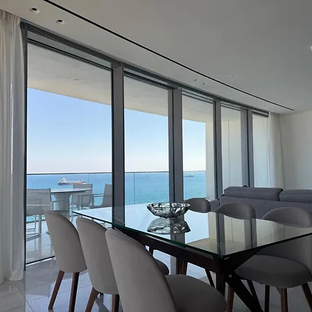 Oceanfront 3br In The One Tower, Apartment Limassol