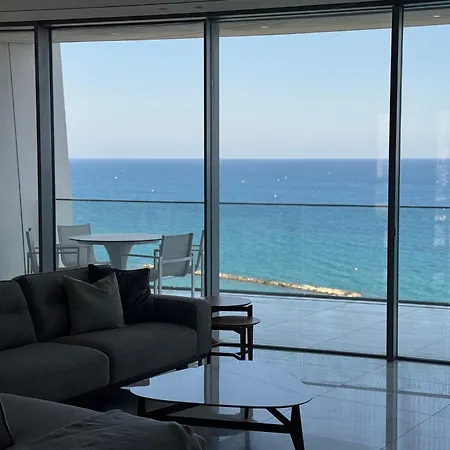 Oceanfront 3br In The One Tower, Apartment