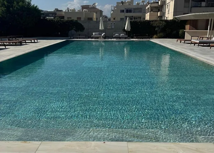 Oceanfront 3br In The One Tower, リマソール